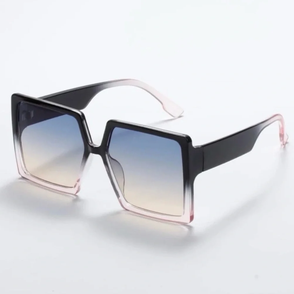 🍋2/$30 New Gorgeous Gradient Square Sunglasses